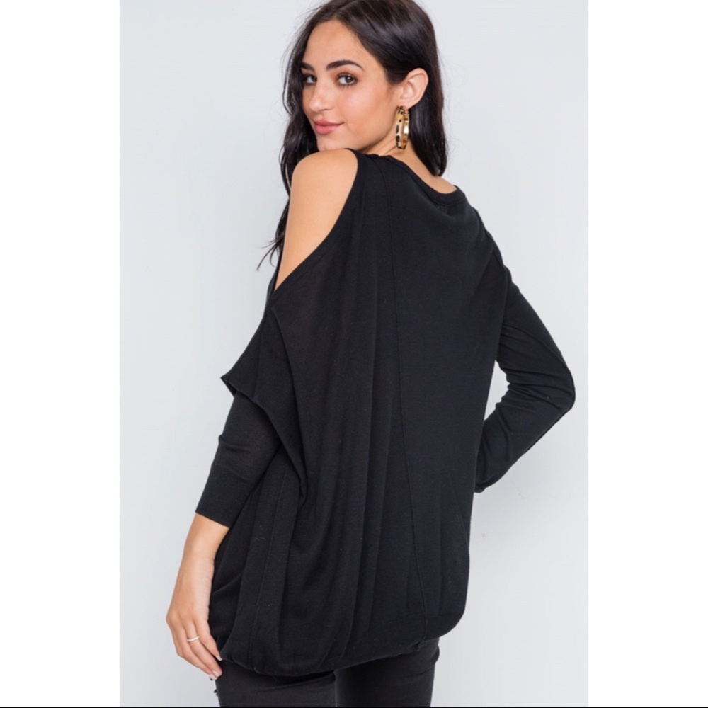 Lightweight Asymmetrical Hem Sweater  Black NWT - Picture 3 of 3